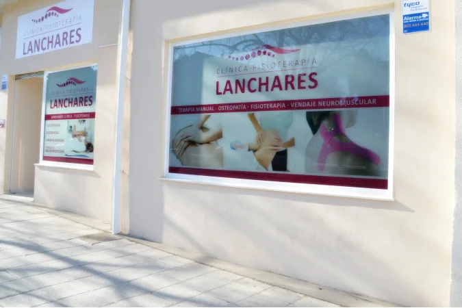 Fachada Clínica Fisioterapia Lanchares
